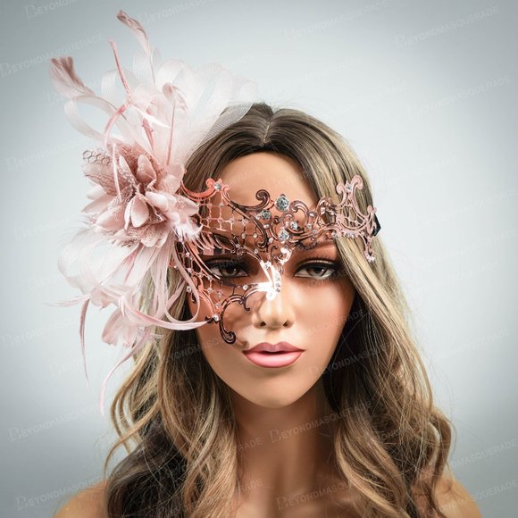 Rose gold masquerade mask blush pink feathers - Picture 1 of 4